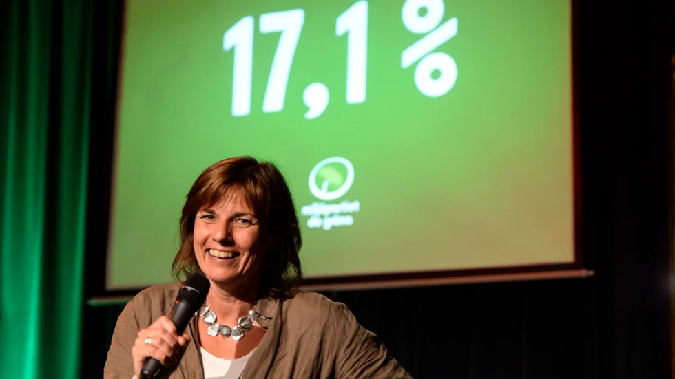 STOCKHOLM 20140525 Miljˆpartiets EU-kandidat Isabella Lˆvin ‰r glad fˆr partiets prognos pÂ 17.1 % i Eu-valet under Miljˆpartiets EU-valvaka pÂ Sˆdra Teatern i Stockholm pÂ sˆndagen. Foto Maja Suslin / TT / kod 10300