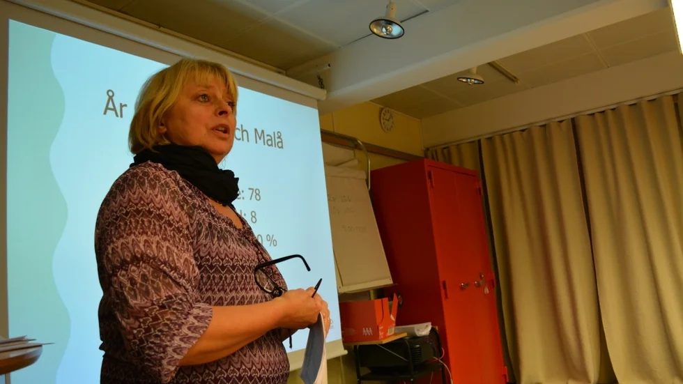 Folkhälsosamordnare Mari-Louise Skoogh presenterade den nya ANDT-undersökningen i Norsjö. Foto: Lennart Enkvist.