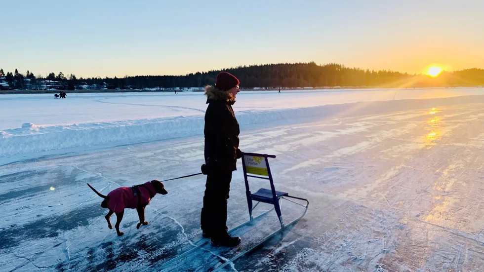 Äntligen. Premiär på isbanan i Piteå på Nyårsdagen i strålande sol.