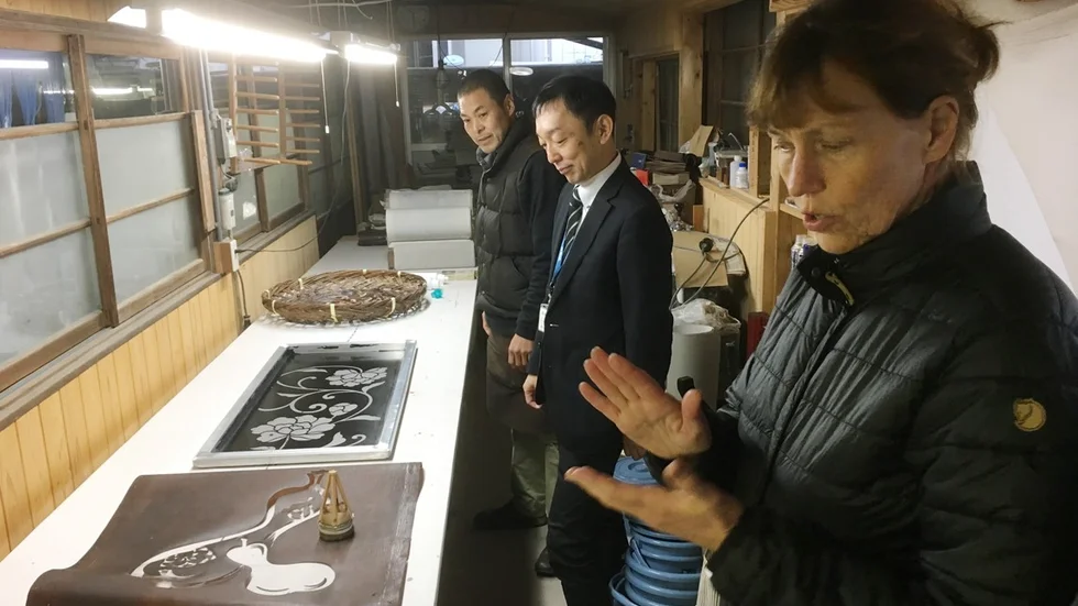I Japan. Annika Eriksson besökte väveriet i Chichibu för ett drygt år sedan. Foto: Privat