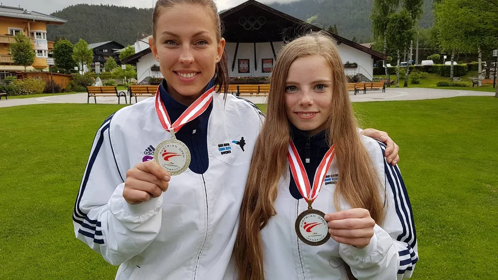 Silvermedaljören Elin Johansson och bronsmedaljören Naima Walter var nöjda efter helgens turnering i Österrike.