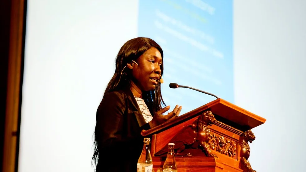 Partiledaren Victoria Kawesa.