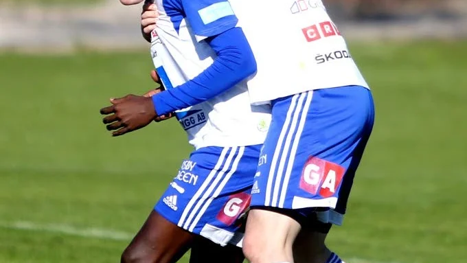 Målskytt. John Owira satte 3–1 på en snygg frispark.