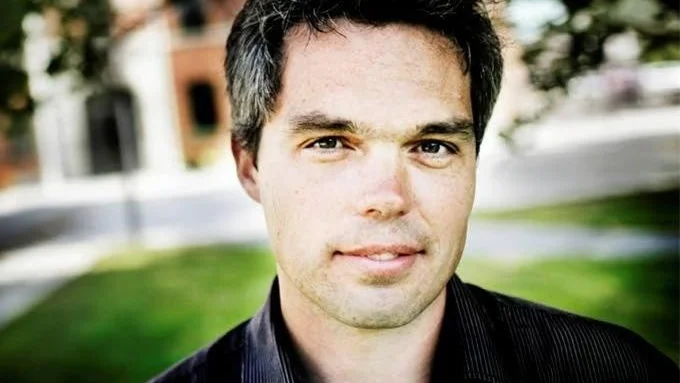 Först ut. Stefaan De Maecker är den första av Miljöpartiets lokala politiker som man kan få speeddejta.