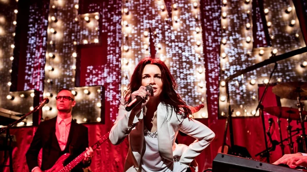 Dubbelbokat. Lena Philipssons show ”Jag är ingen älskling” kommer inte att komma till Visby den 21 oktober.