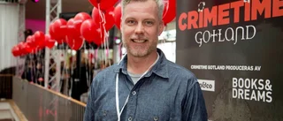 BILDER Kändistätt på deckarfestivalens invigning