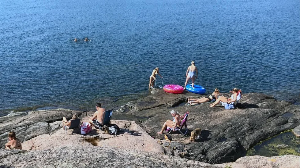 Badstegen kom upp sent i år, men nu är den på plats.