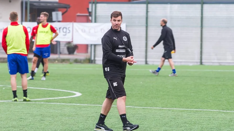 NBIS-tränaren Brian Clarhaut har varit med om cupskrällar mot såväl GIF Sundsvall som Örebro. Men seriespelet har blivit desto mer lidande av detta. I kväll väntar ett nytt cupmöte med ÖSK.