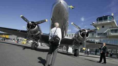 Året efter Bromma flygplats invigdes landade för första gången en DC3 där. Det firades i fjol i ett 70-årsjubileum med Daisy, en DC3 som förr var i SAS-tjänst. Foto: Jonas Ekströmer/Scanpix arkiv