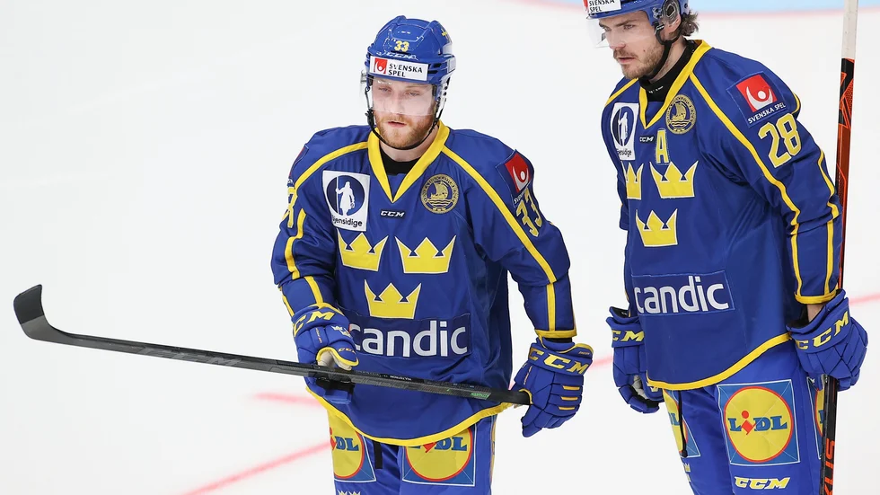 Linus Hultström fick från läktaren se sitt Metallurg Magnitogorsk förlora match sju mot CSKA Moskva