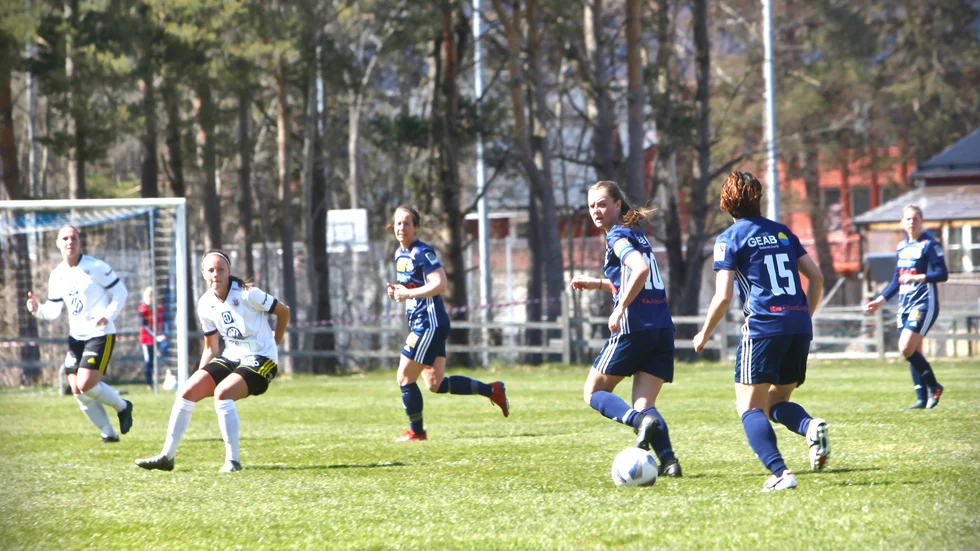 P18 IK värvar ett juniorlag från Visby Bois.