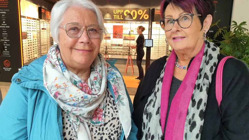 Eva Granström och Dorothy Lundberg, från Arvidsjaur, tycker att en folkomröstning om ett Nato-medlemskap är den rätta vägen.