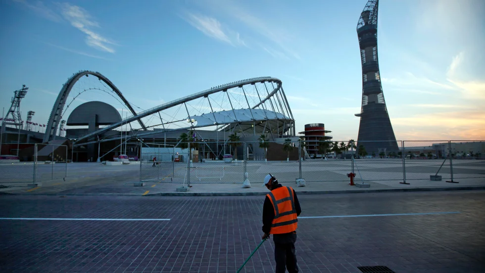 Migrantarbetare vid Nationalstadion i Doha, en av VM-arenorna. Arkivbild.