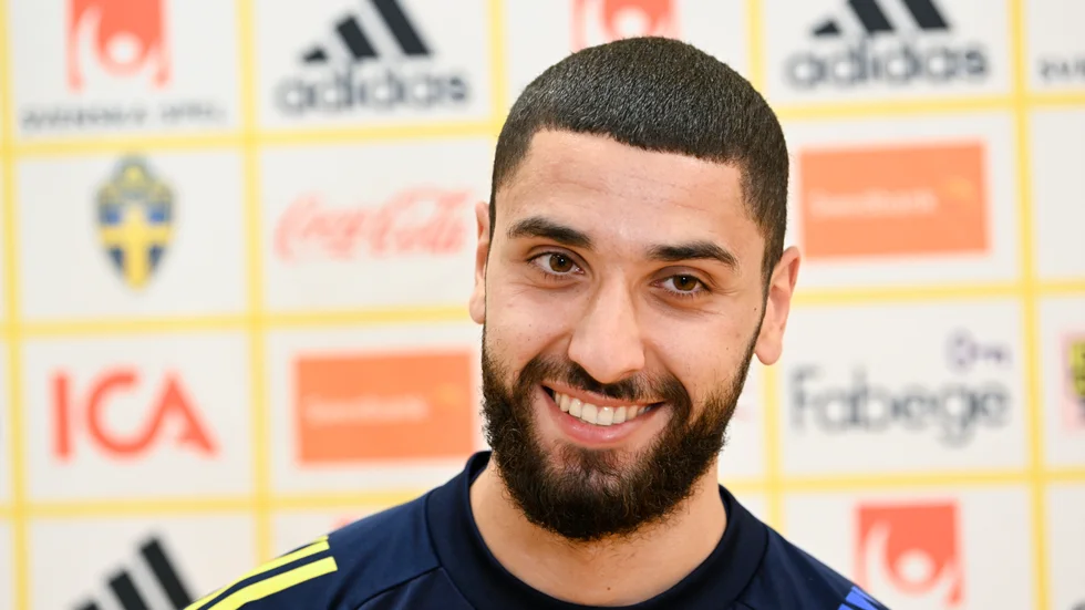 Aiham Ousou kallades in till landslaget natten mot fredag, tillsammans med Pavle Vagic. Båda spelade med U21-landslaget mot Italien på torsdagen.