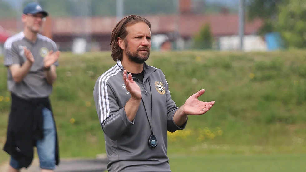 Daniel Helmesjös Smedby är ny serieledare.