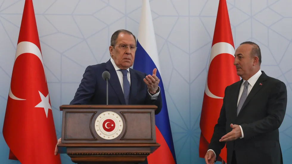 Rysslands utrikesminister Sergej Lavrov under den gemensamma pressträffen med Turkiets utrikesminister Mevlüt Cavusoglu.
