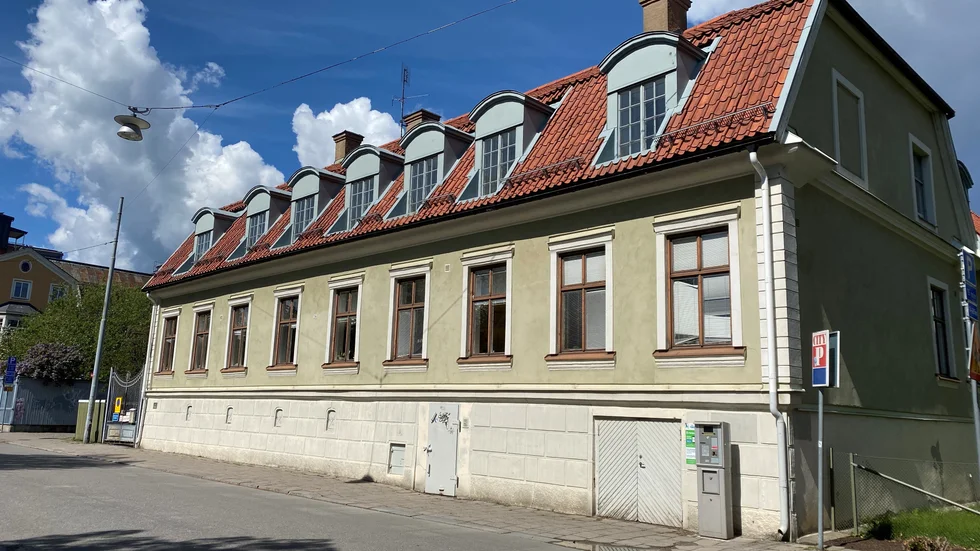 Strandgårdens förskola på Saltängsgatan har blåsts ut totalt för att renoveras och skulle inrymma förskola på båda våningsplanen. Så blir det inte nu.