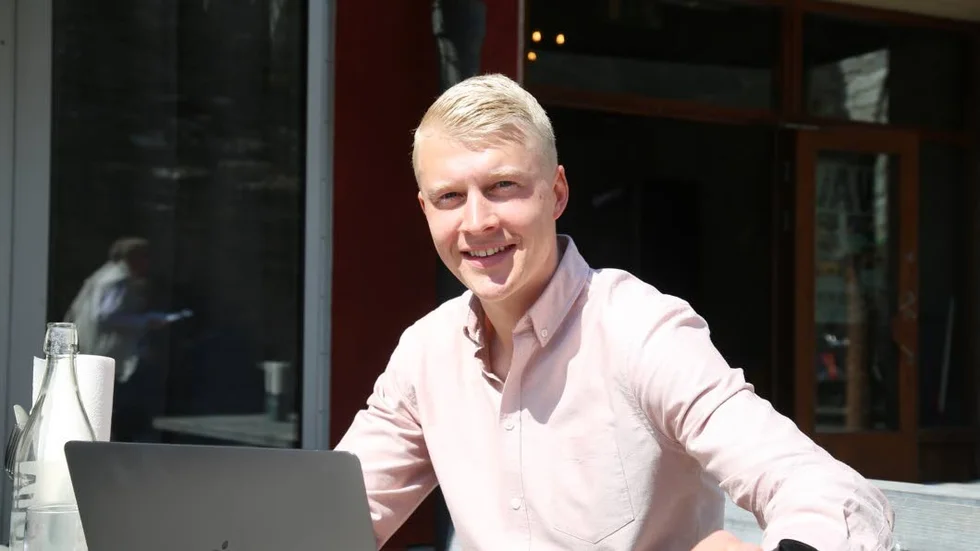 Adam Ladebäck går från klarhet till klarhet på fotbollsplanen.