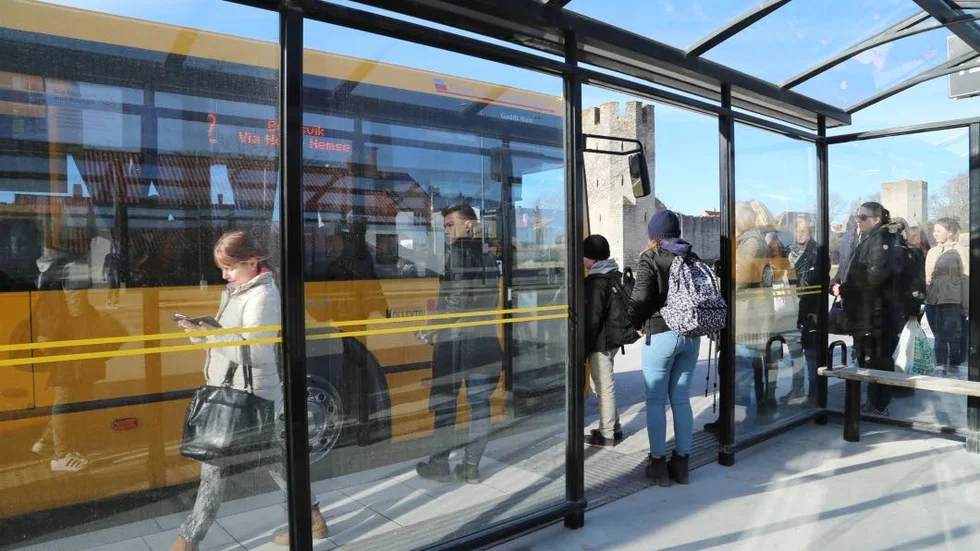 Vem som får busstrafiken blir klart inom en månad.