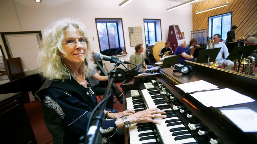 Merit Hemmingson har fört tonerna från sin hammond B3 in i den svenska folksjälen.
