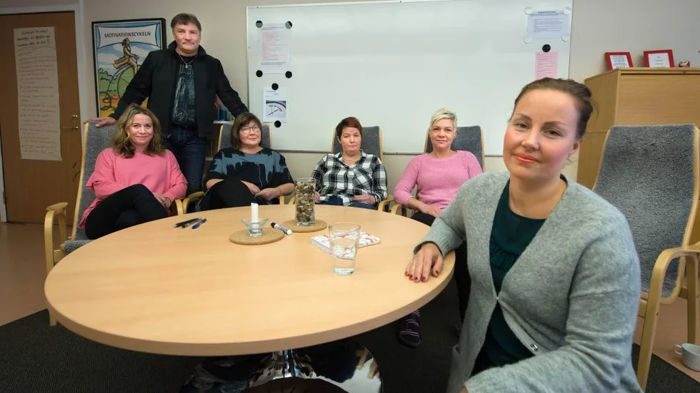 Öppenvård. Teamet vid Viljans öppenvård i Haparanda leds av Suvi Järvinen Valo, till höger i bild.
Från vänster: Marit Jacobsson, socialsekreterare, Jouni Posti, Socialsekreterare, Anne Sulila, Petra Vikström, ungdomssekreterare, Allis Esperi, drogterapeut.