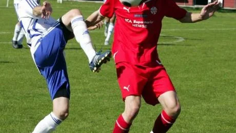 Äntligen seger. Andreas Kraft och hans Dalhem kunde vinna med 10 mot Kenneth Budins FG 86. En skön seger efter flera förluster tidigare.Foto: ULF JÖNSSON.