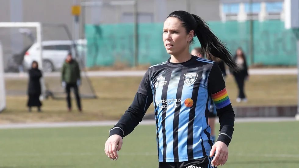 Lagkapten Erika Bertilsson fick se sitt lag förlora med 0-3 under söndagskvällen.