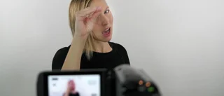 Ta inte bort möjligheten att lära sig teckenspråk