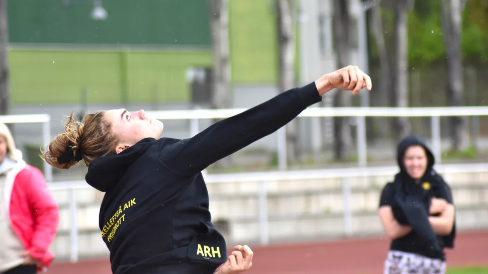 Ally Robertsson Holmberg gjorde en bra kultävling och hade fyra stötar över tio meter, den längsta på 10,56.