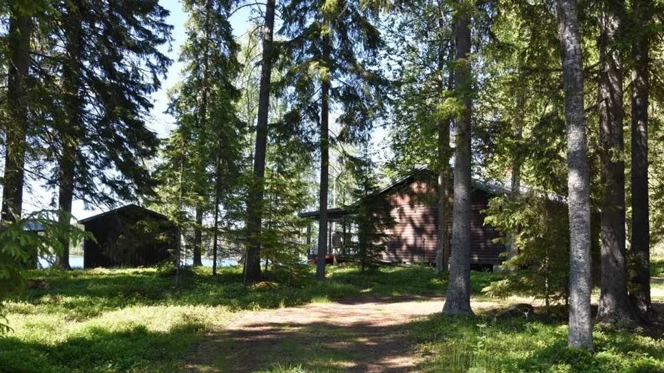kallax. Villan på Jaktviksvägen såldes för 4 500 000 kronor.