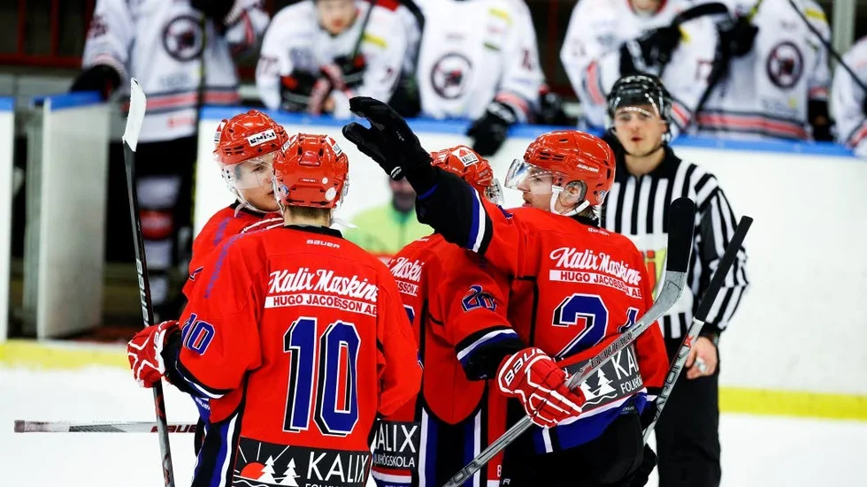 Seger. Helgen slutade med en seger och en förlust för Kalix HC.