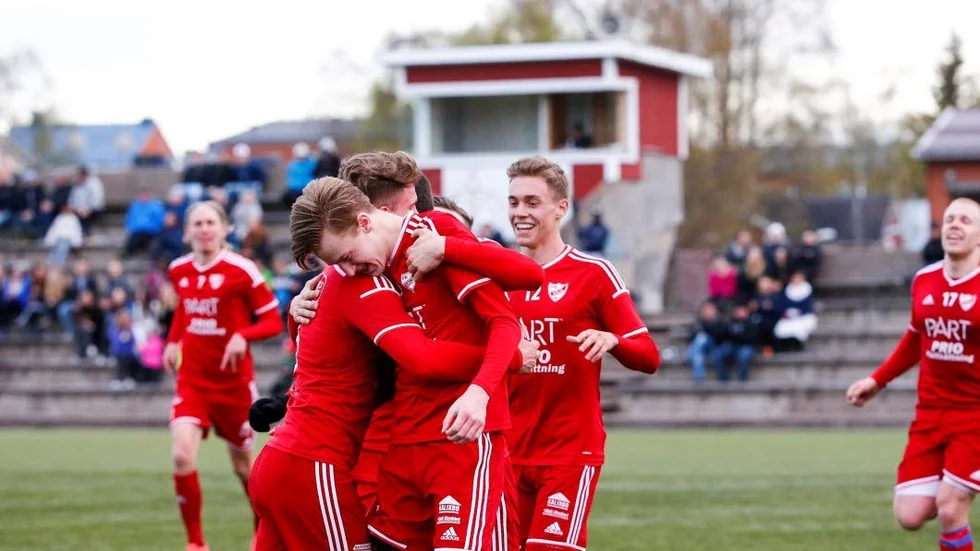 Jubel. IFK Kalix vann igen och leder nu serien.