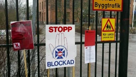 Vaxholmbygget sattes i blockad för att de utländska arbetarna hade mycket lägre löner och sämre villkor än svenska avtal. Nu riskerar Lavalutredingen leda till att det blir godkänt att företag kan konkurrera ut andra med lägre löner och sämre villkor för sina anställda.