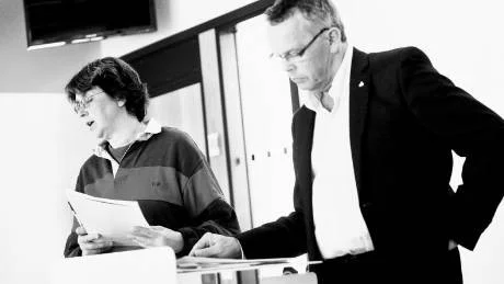 Brittis Benzler (V) och Åke Svensson (S) presenterade en övervintringsbudget för 2013.
