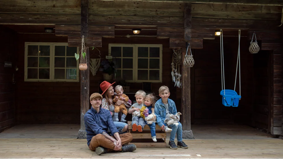 Johannes, My, Floke, Marley, Eira och Prince tillbringar mycket tid tillsammans ute i naturen.