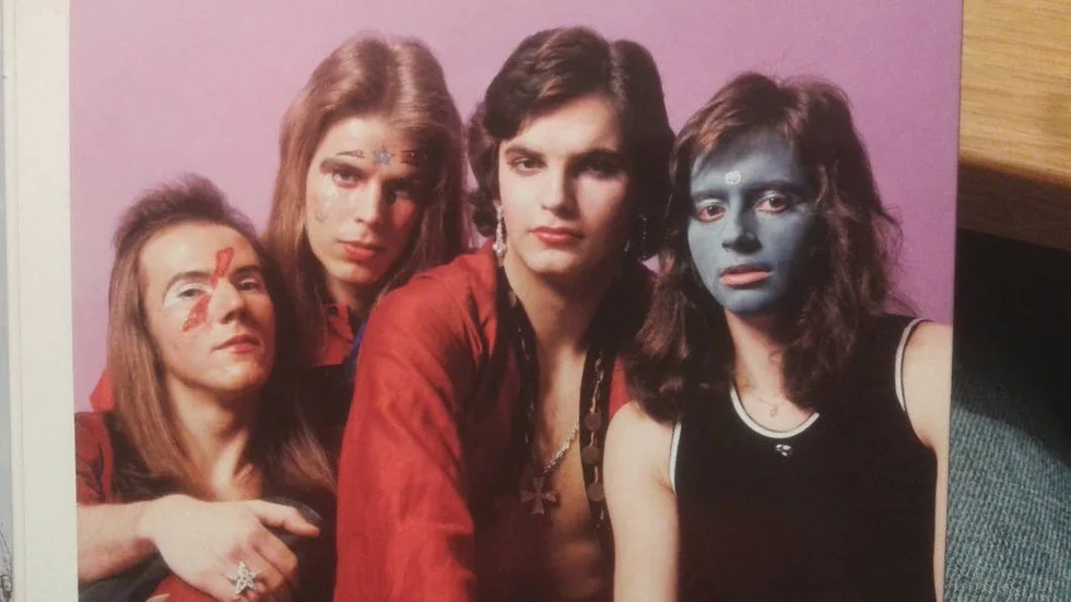 Tears 1974. De hann aldrig gå in på den heta Tio-i-topp-listan, vilket lades ner precis då bandet slagir igenom. Matti Vuorinen till vänster.