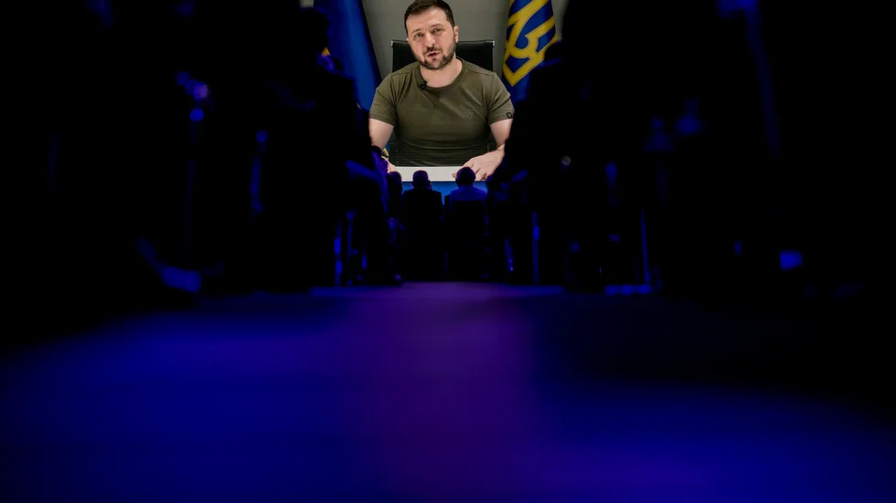 Ukrainas president Volodymyr Zelenskyj talade på Världsekonomiskt forum i Davos i måndags. På onsdagen framträdde han på nytt på videolänk från Kiev.