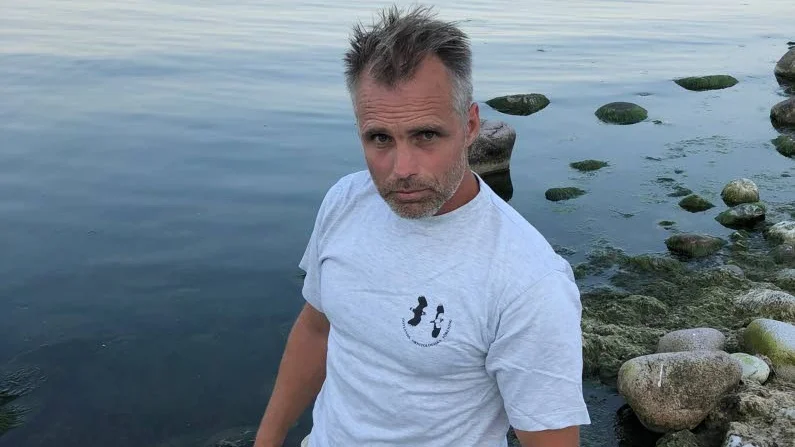 Måns Hjernquist är redo att hjälpa oljeskadade fåglar.