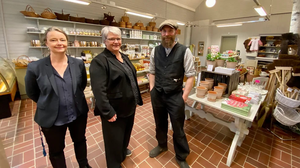 Maria Ingras, Susanne Yderbo och Fredrik Ehlton räknar ner inför säsongspremiären.