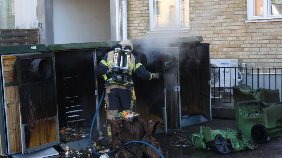 Återvinningsstationen var rejält skadad efter branden.