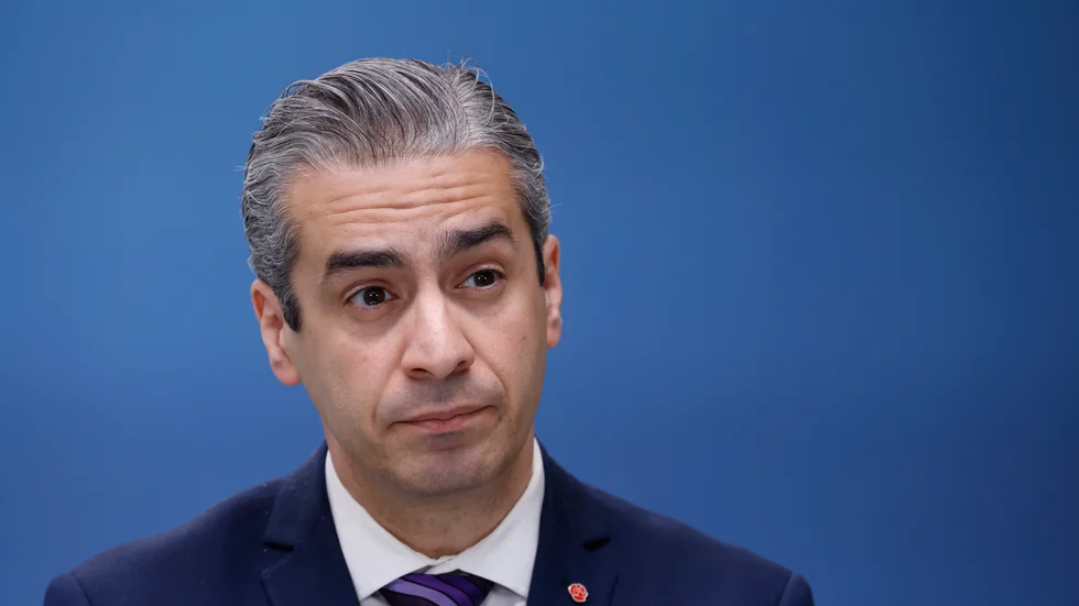 Energiminister Khashayar Farmanbar (S) kritiseras för uttalanden om kärnkraften som inte stämmer.