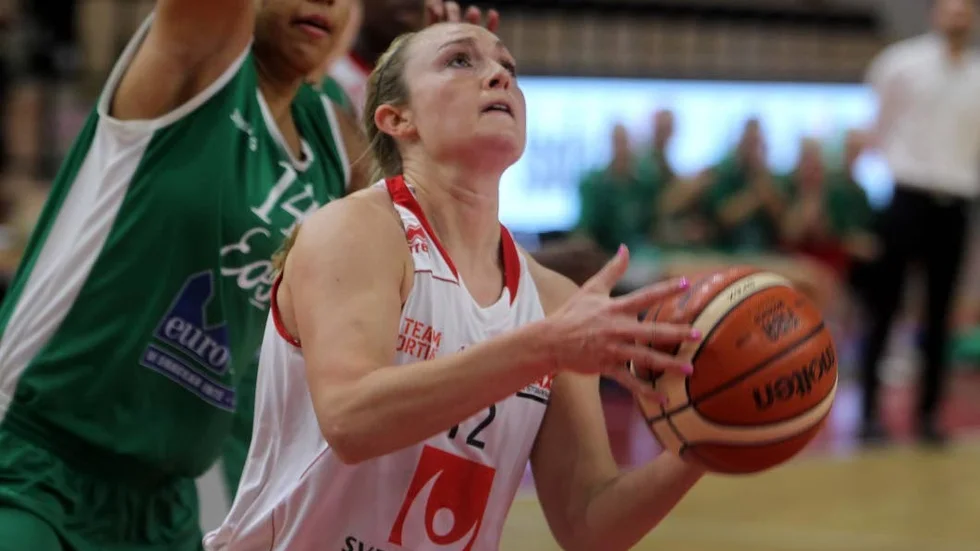 LOCKET PÅ: Eos stoppade effektivt Nici Gildays Visby Ladies genom en kross i tredje perioden.