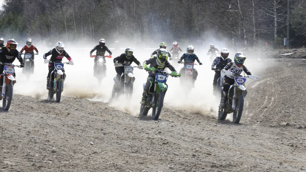 Närmare 90 tjejer tränade motocross och enduro tillsammans under två dagar under påskhelgen.