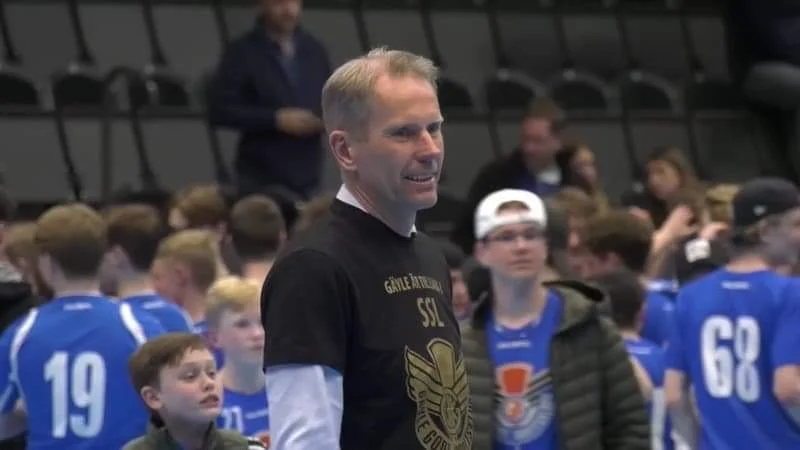 Jonas Pettersson, Motalasonen som fyller 50 år i sommar, är tillbaka i hetluften. Gävle GIK:s avancemang till SSL ses som en "bragd" i innebandy-Sverige och för tränaren, med bakgrund i bland annat Libk och Solfjäderstaden, är det också en revansch personligen.