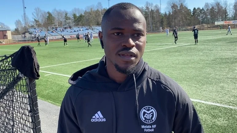 Prince Isaac Kouame, lånet från Elfsborg, startar för Motala AIF i måndagens bortamatch mot Haninge 
