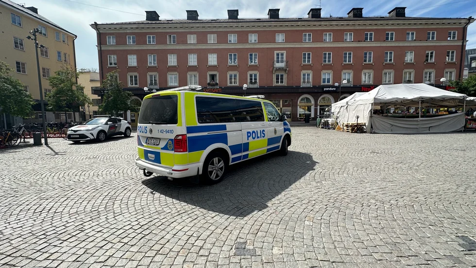 Polisen fanns på plats vid Trädgårdstorget i centrala Linköping på onsdagseftermiddagen.
