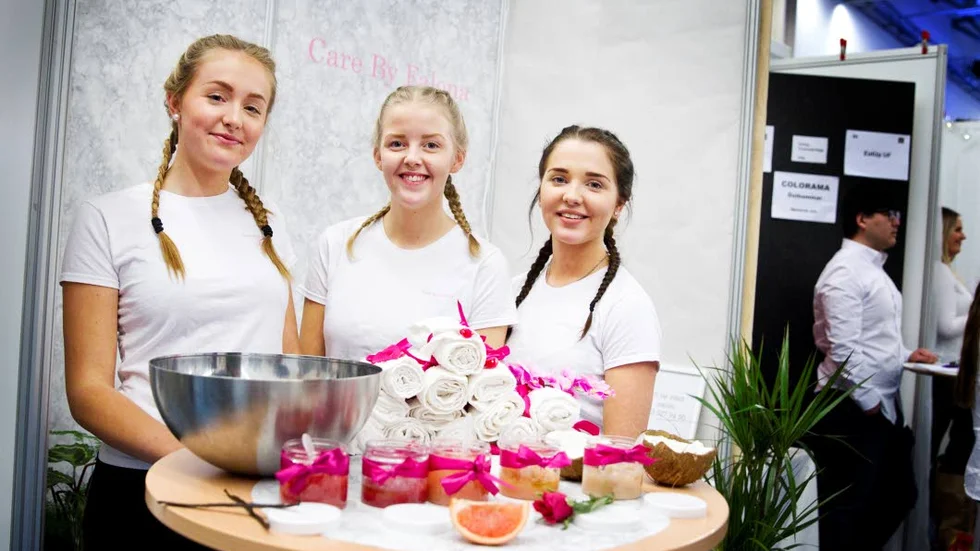Skrubb. Louise Rönnblom, Fanny Johansson och Nathalie Norman har specialiserat sig på att göra ekologiska kroppsskrubbar.