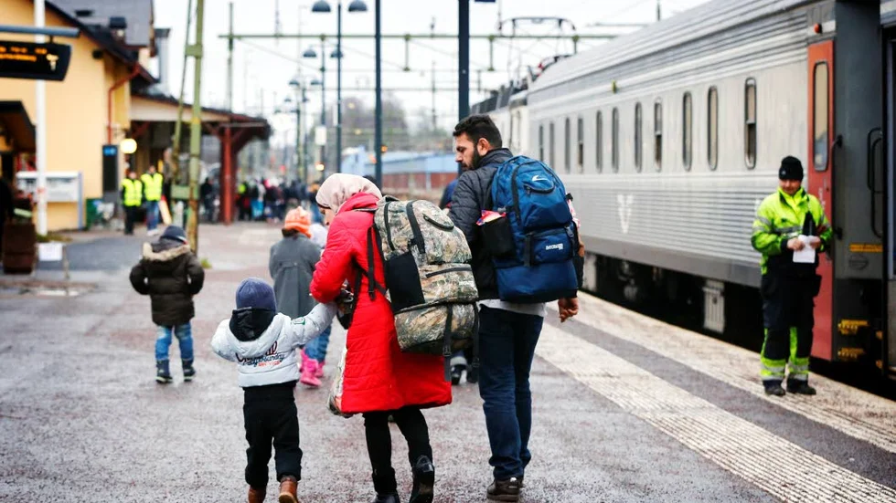 Trycket på att få bli vänfamilj har varit så stort att svar kan dröja.