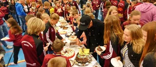 Sporthall fylldes av tårtälskare