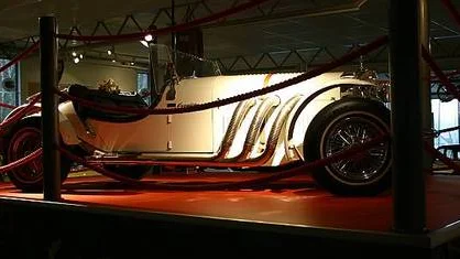Alla har inte turen att själva äga en gammal bilgoding. Därför är det bra att det finns motormuseum att besöka.